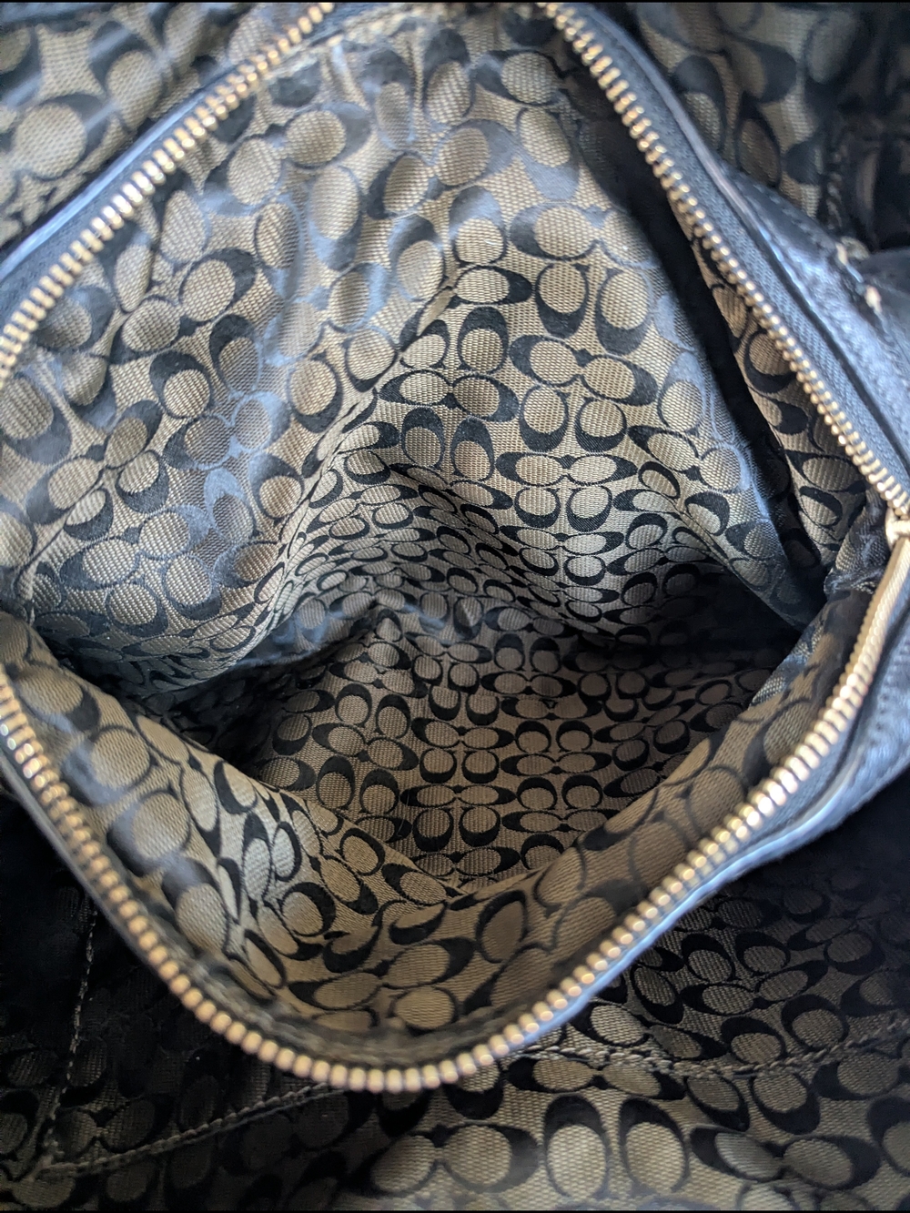 Coach Madison Carlyle Shoulder Bag in black smooth leather. - Picture 11 of 11